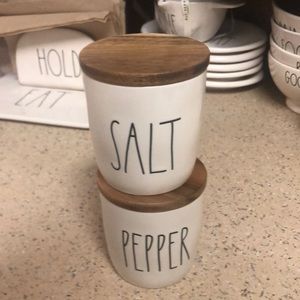 Rae Dunn salt & pepper holder